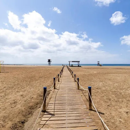 بيت للعطل Amplias Cerca De La Playa Y Del Aeropuerto *