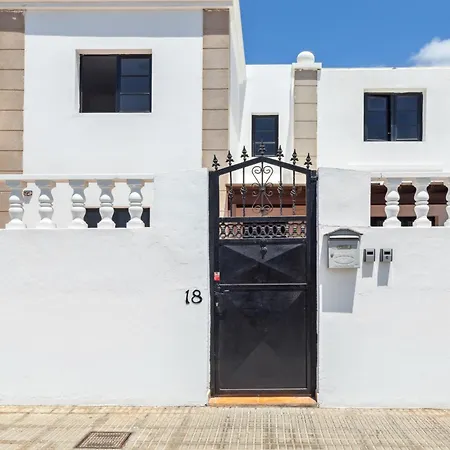 Amplias Cerca De La Playa Y Del Aeropuerto Ferienhaus Playa Honda (Lanzarote)